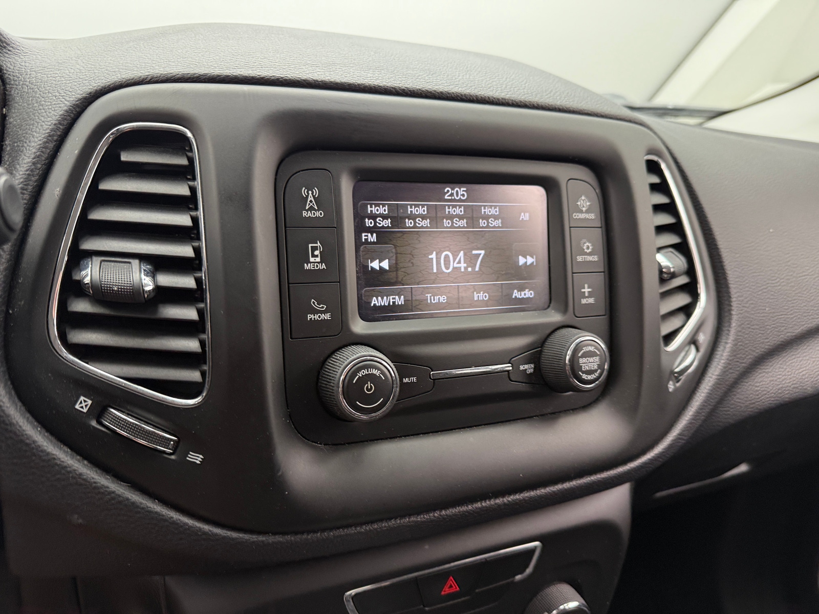 Thumbnail: 2017 Jeep Compass - 4