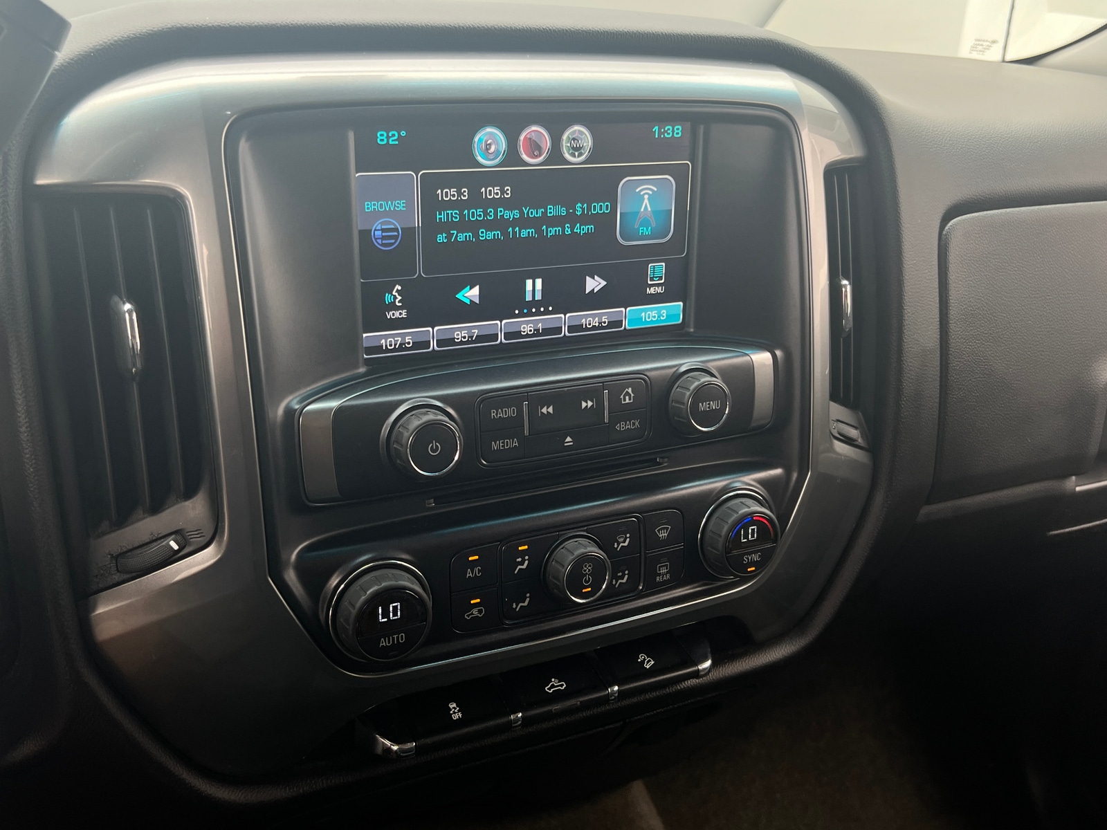 Thumbnail: 2015 Chevrolet Silverado 1500 - 4