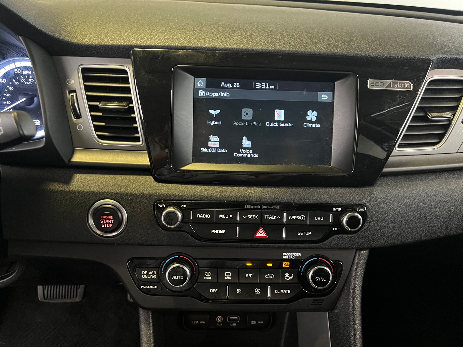 Thumbnail: 2019 Kia Niro - 4