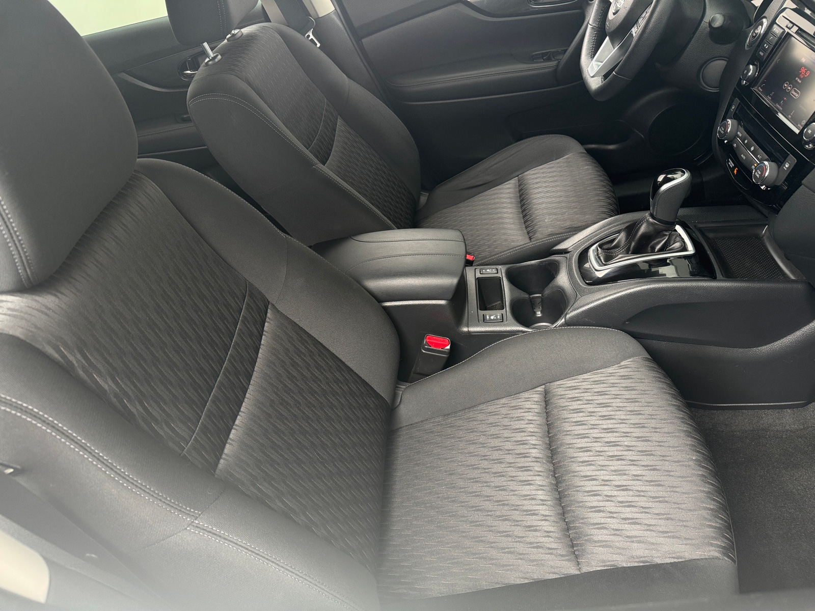 Thumbnail: 2019 Nissan Rogue - 2
