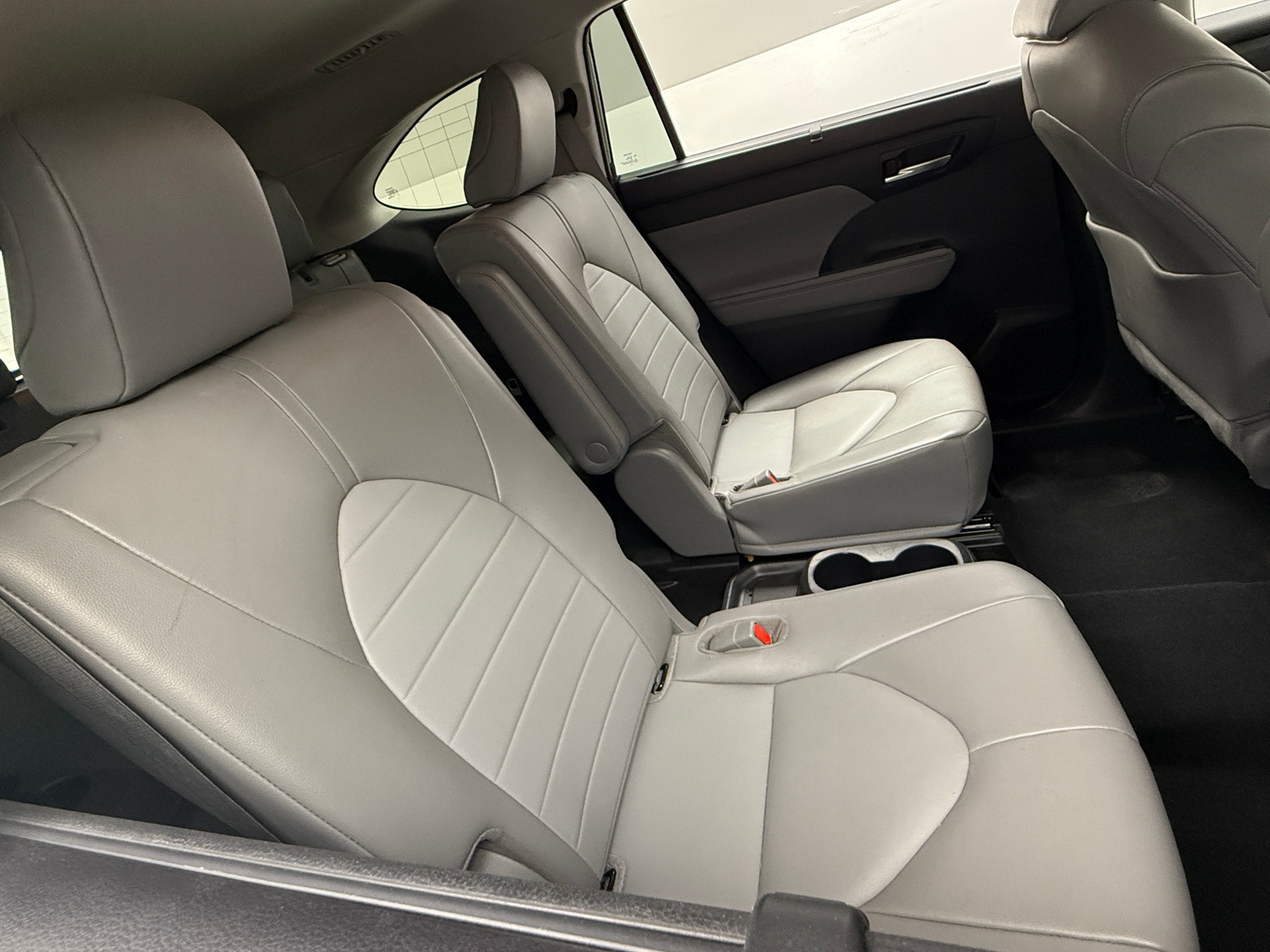 Thumbnail: 2022 Toyota Highlander - 5