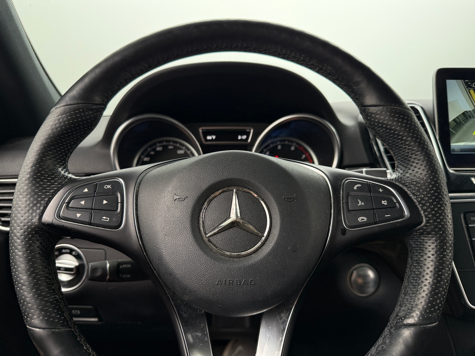 Thumbnail: 2018 Mercedes-Benz GLE - 4