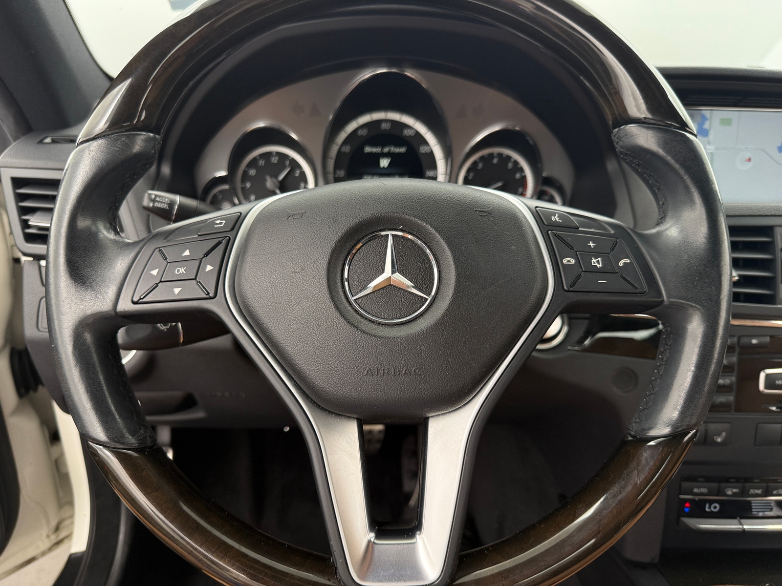 Thumbnail: 2013 Mercedes-Benz E-Class - 3