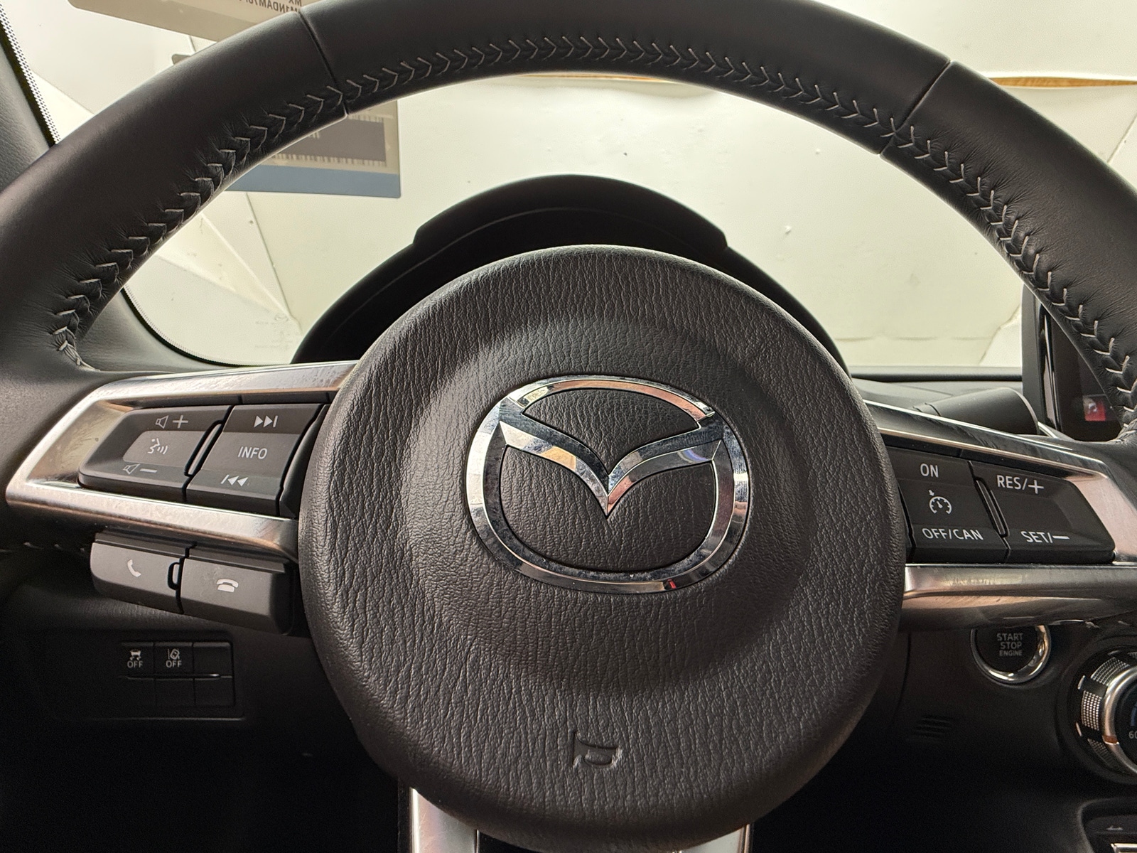 Thumbnail: 2023 Mazda MX-5 Miata - 4