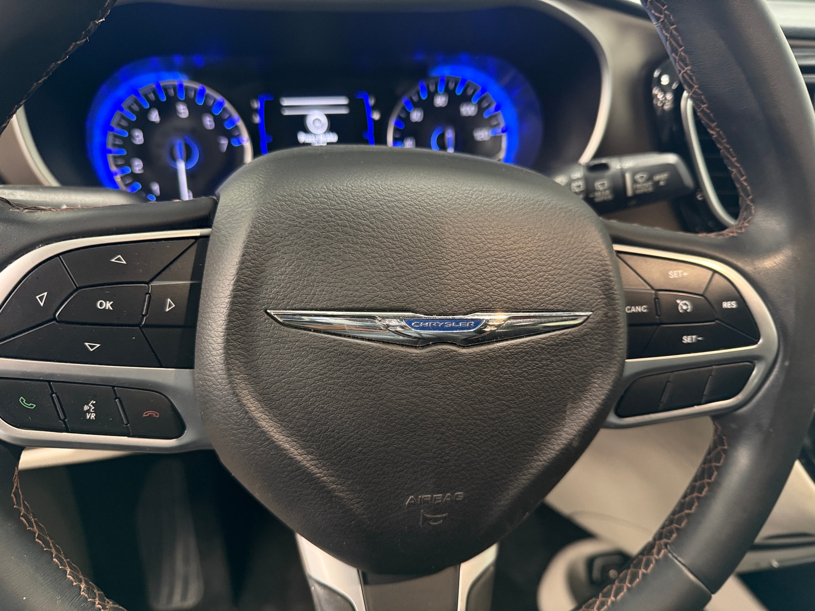 Thumbnail: 2018 Chrysler Pacifica - 4