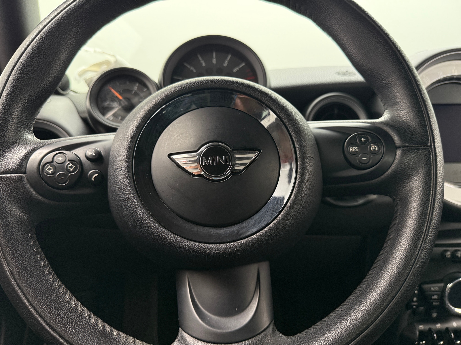 Thumbnail: 2015 MINI Cooper Convertible - 5