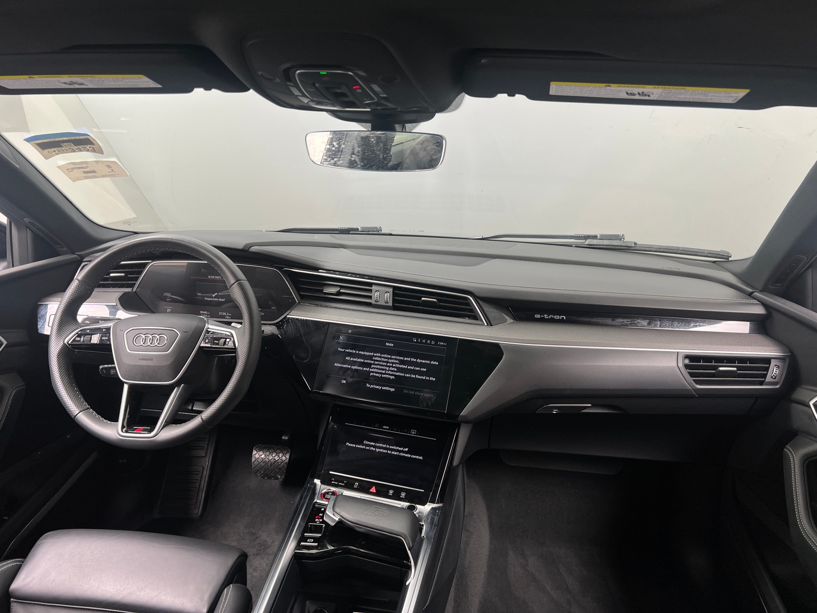 Thumbnail: 2022 Audi e-tron S - 2