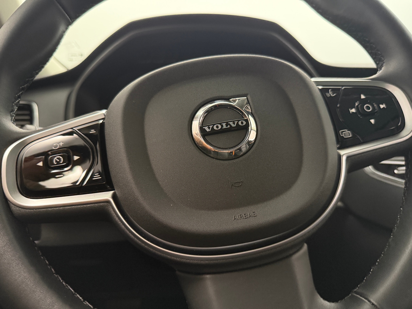 Thumbnail: 2025 Volvo XC90 - 4