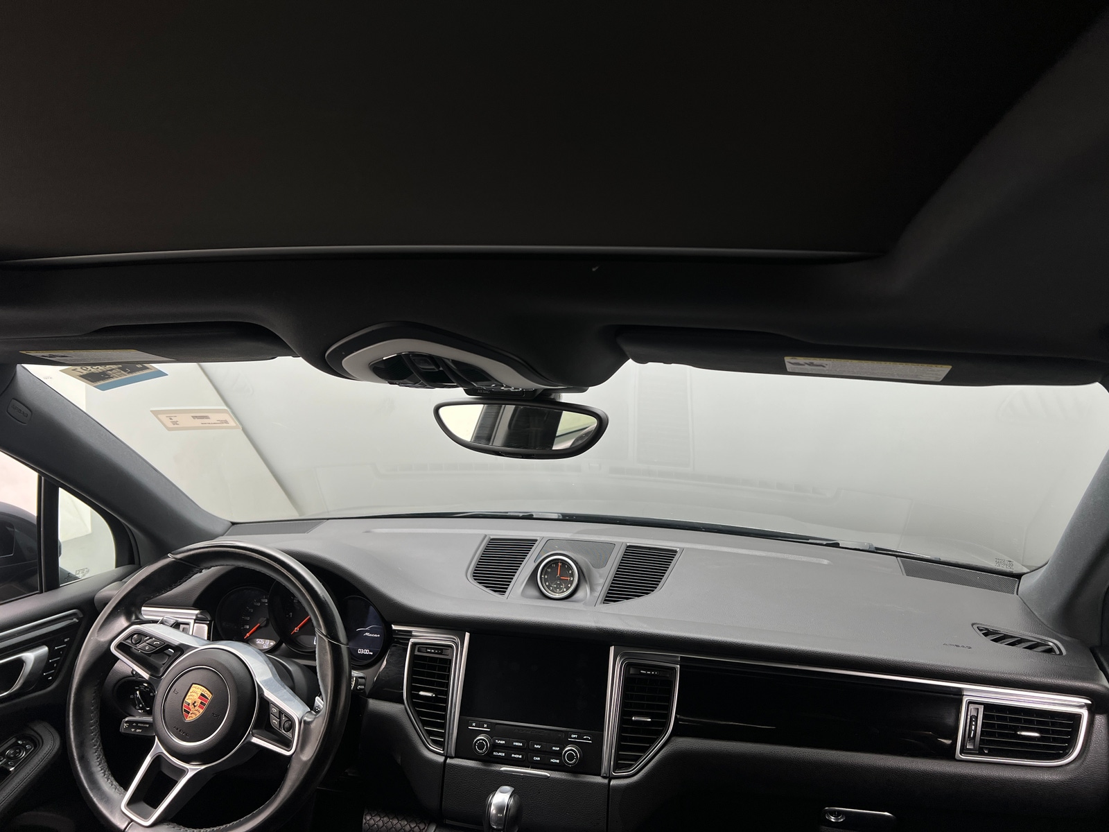 Thumbnail: 2018 Porsche Macan - 2