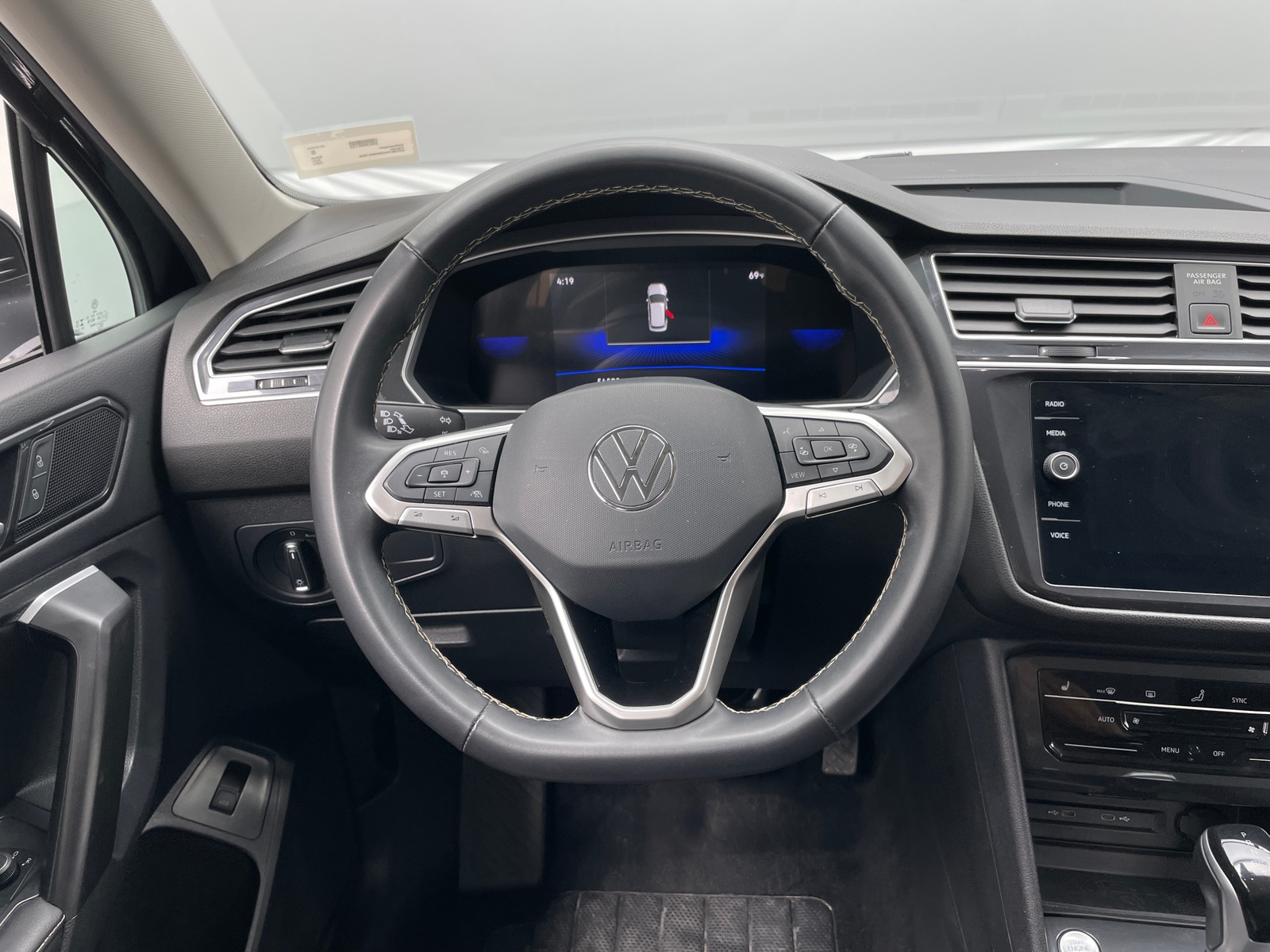 Thumbnail: 2024 Volkswagen Tiguan - 4