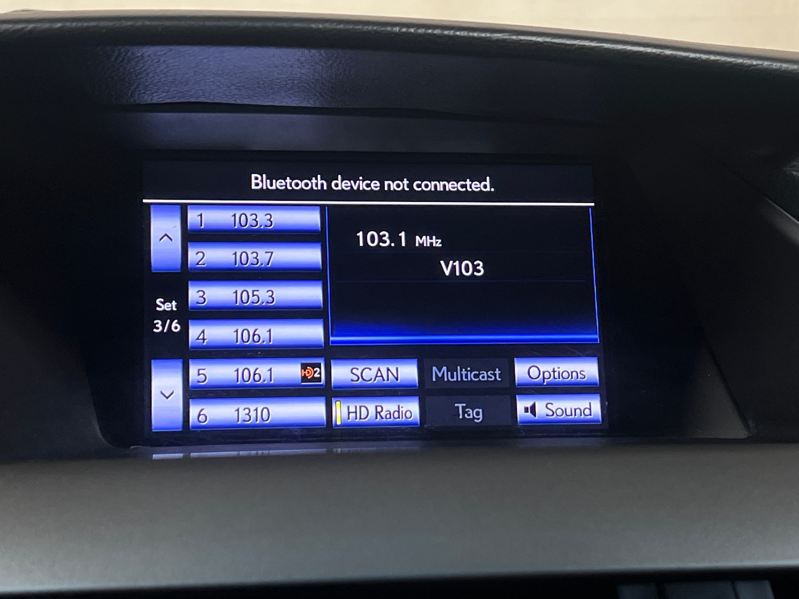 Thumbnail: 2015 Lexus RX - 4