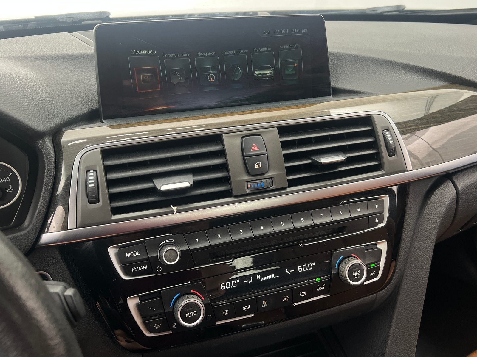 Thumbnail: 2017 BMW 3 Series - 3