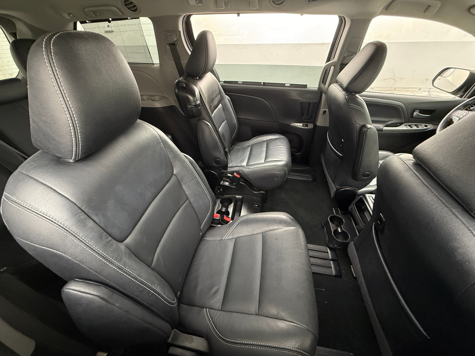 Thumbnail: 2016 Toyota Sienna - 5