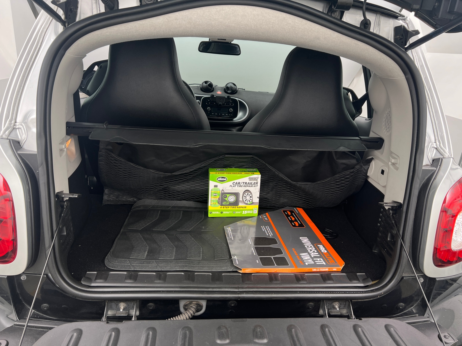 Thumbnail: 2018 smart fortwo - 6