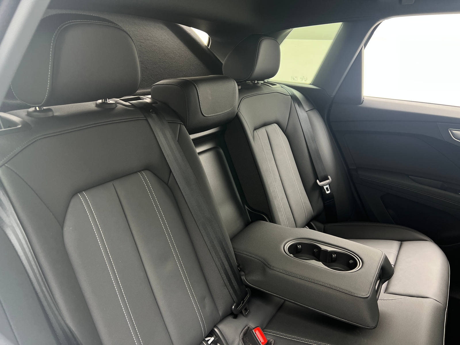 Thumbnail: 2024 Audi Q4 e-tron - 5