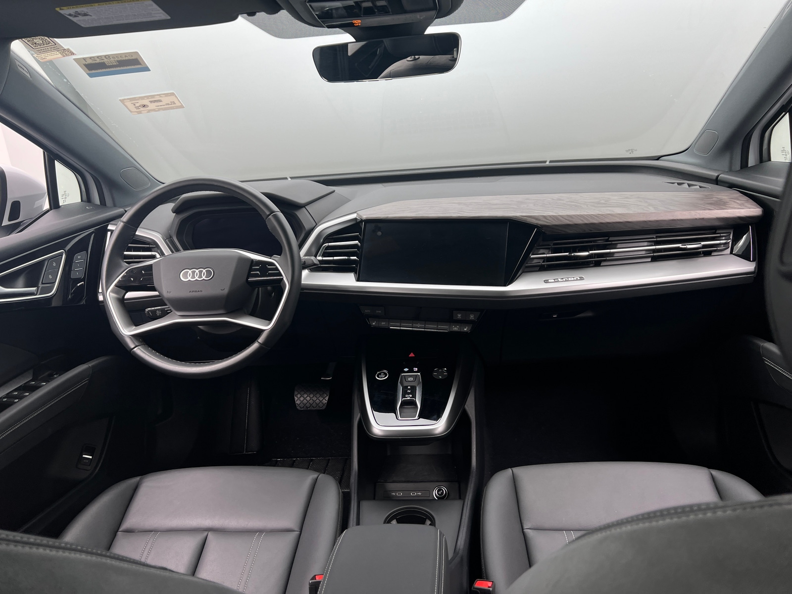 Thumbnail: 2024 Audi Q4 e-tron - 2