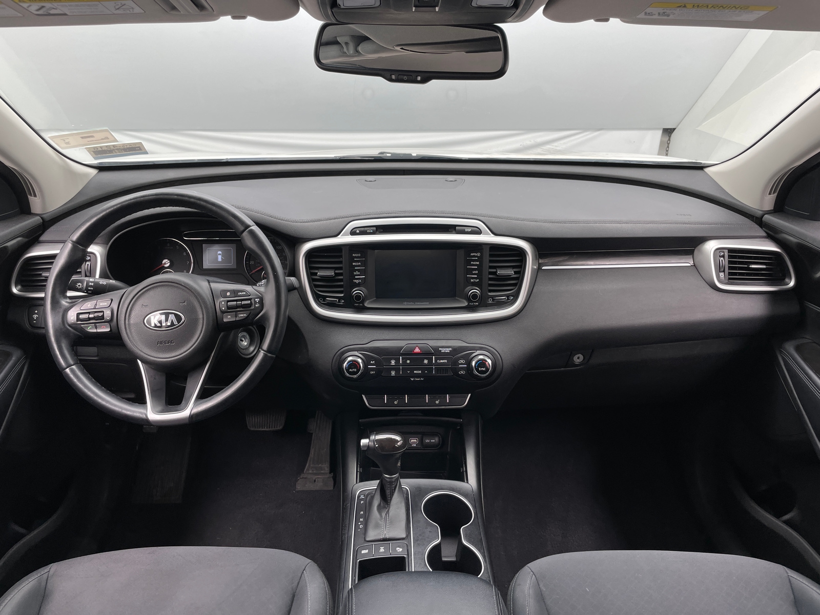 Thumbnail: 2017 Kia Sorento - 3