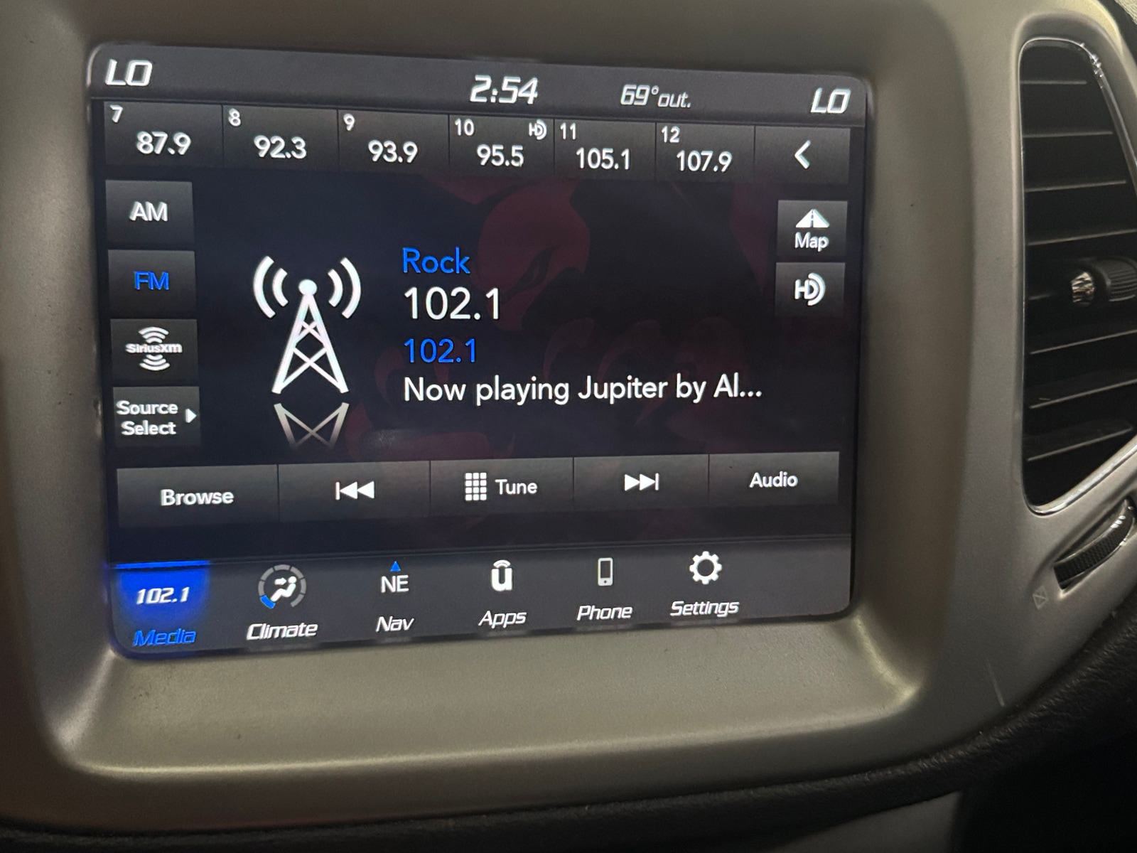 Thumbnail: 2020 Jeep Compass - 4