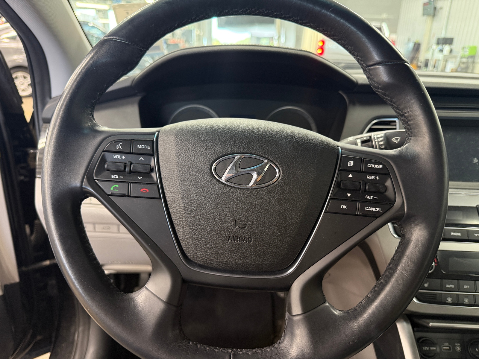 Thumbnail: 2017 Hyundai Sonata - 4