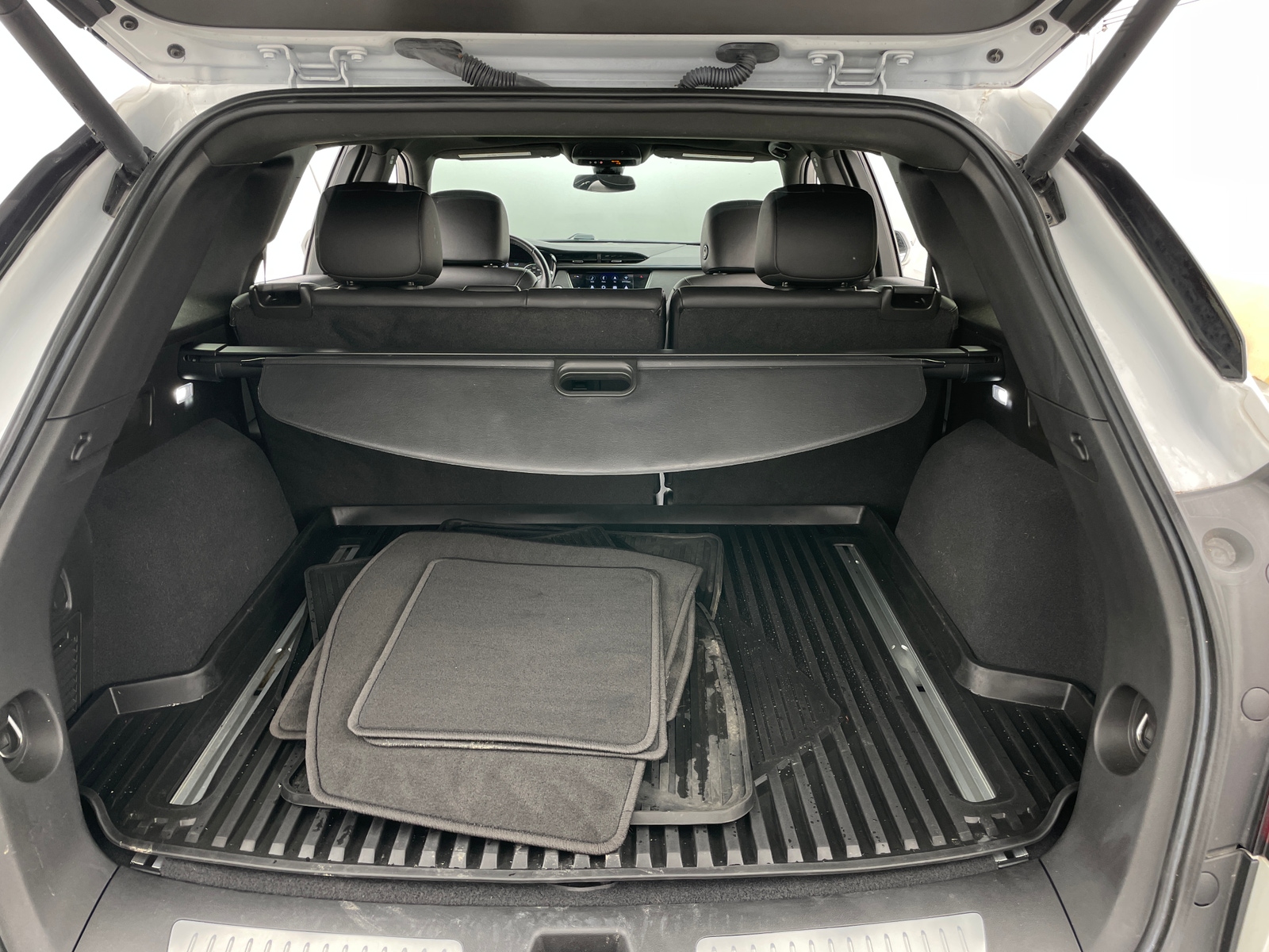 Thumbnail: 2020 Cadillac XT5 - 6