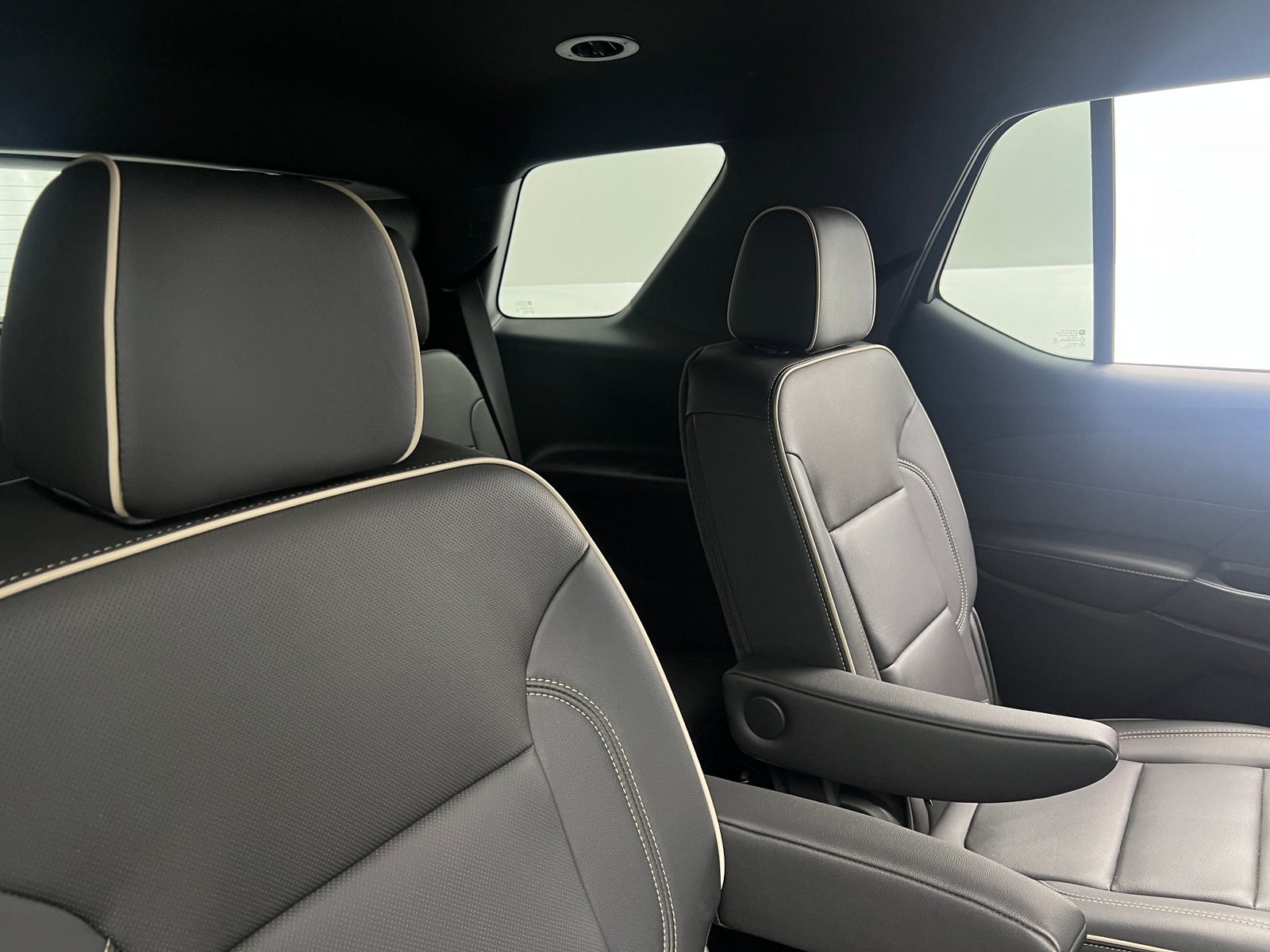 Thumbnail: 2023 Chevrolet Traverse - 5