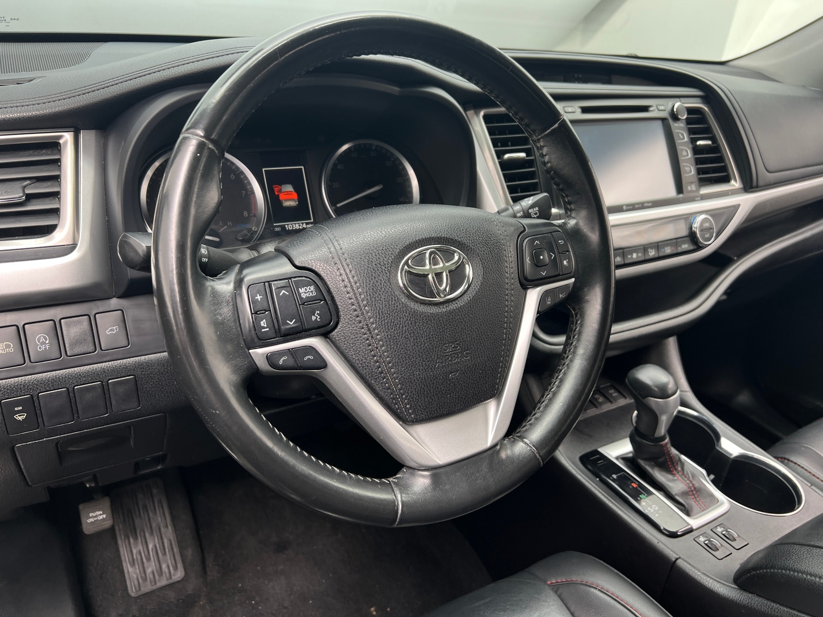 Thumbnail: 2019 Toyota Highlander - 4