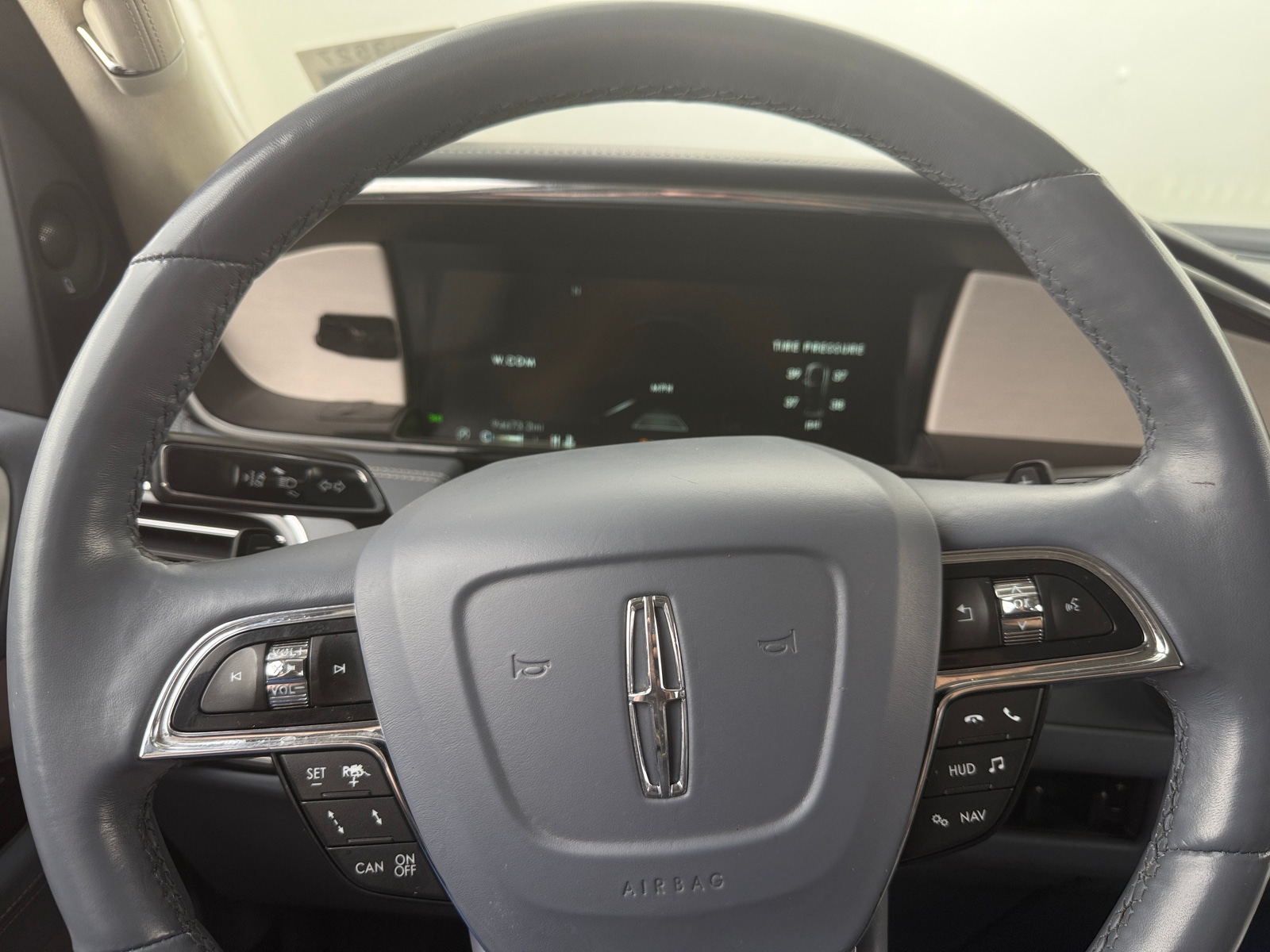 Thumbnail: 2019 Lincoln Navigator - 4