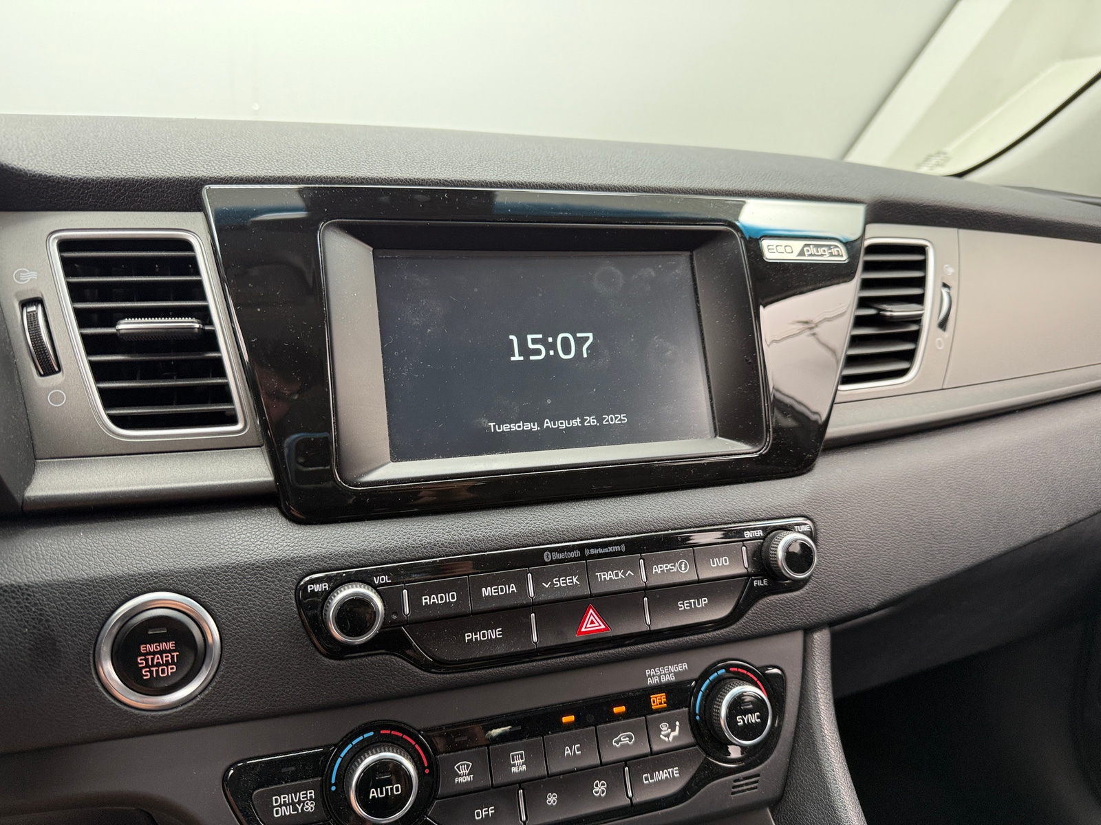 Thumbnail: 2019 Kia Niro - 4