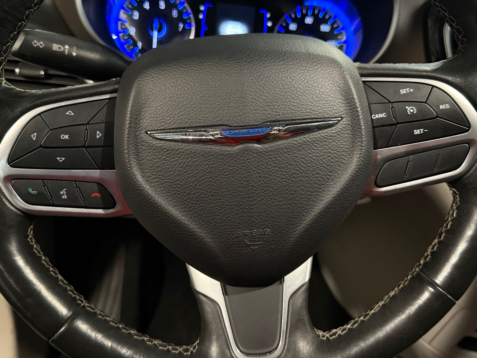 Thumbnail: 2020 Chrysler Voyager - 5