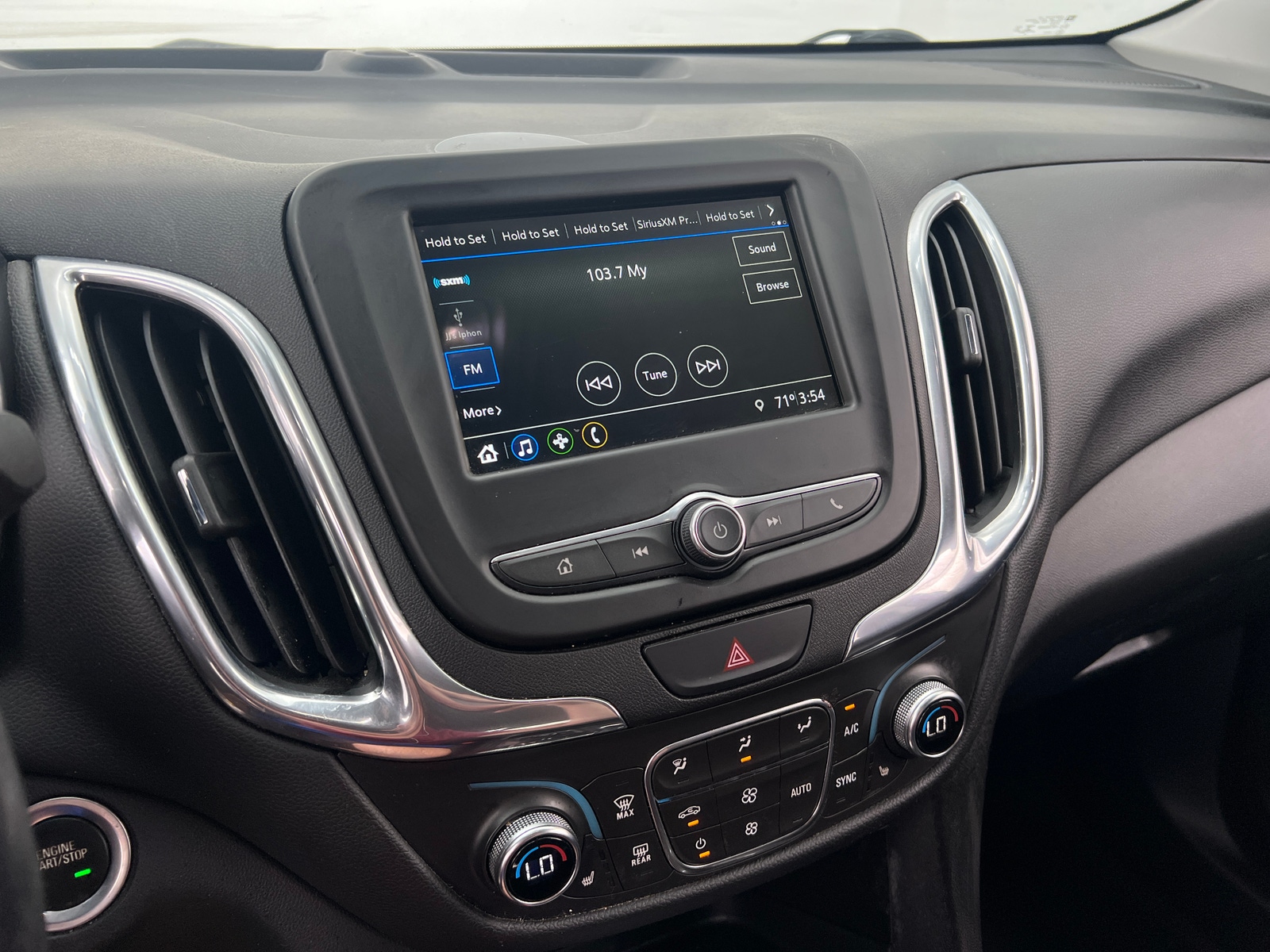 Thumbnail: 2019 Chevrolet Equinox - 4