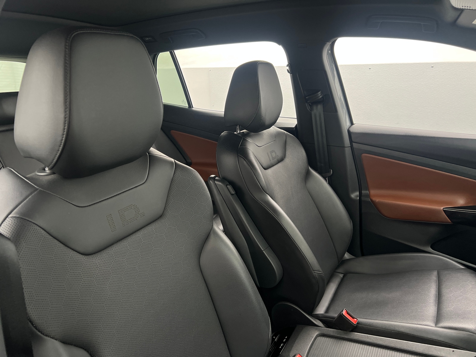 Thumbnail: 2021 Volkswagen ID.4 - 2