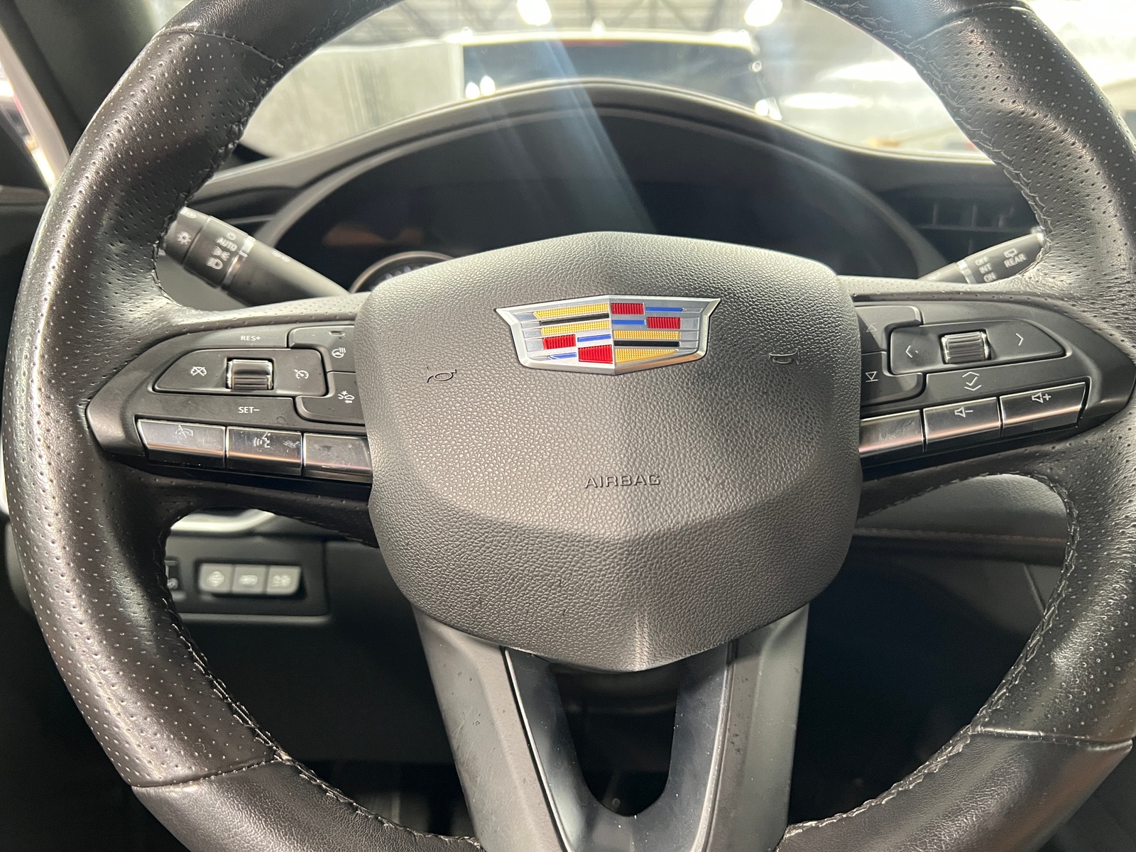 Thumbnail: 2023 Cadillac XT4 - 4