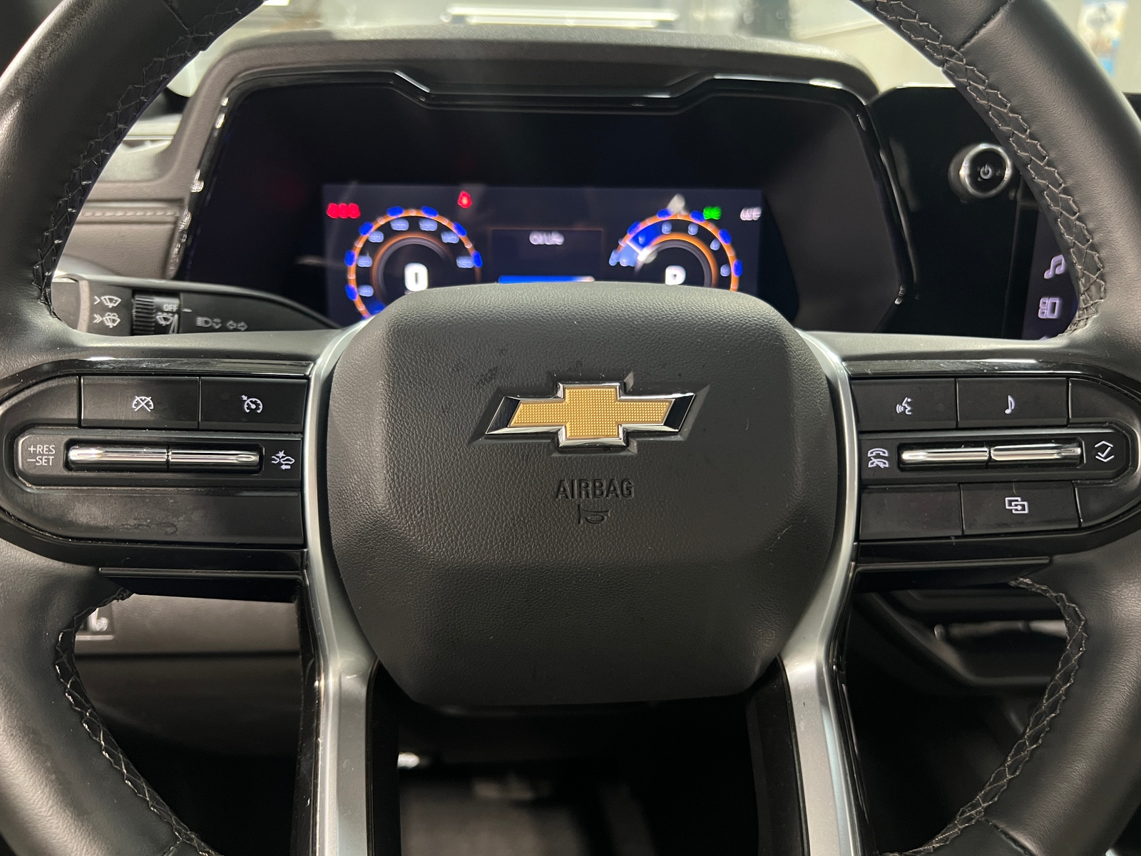 Thumbnail: 2024 Chevrolet Colorado - 5