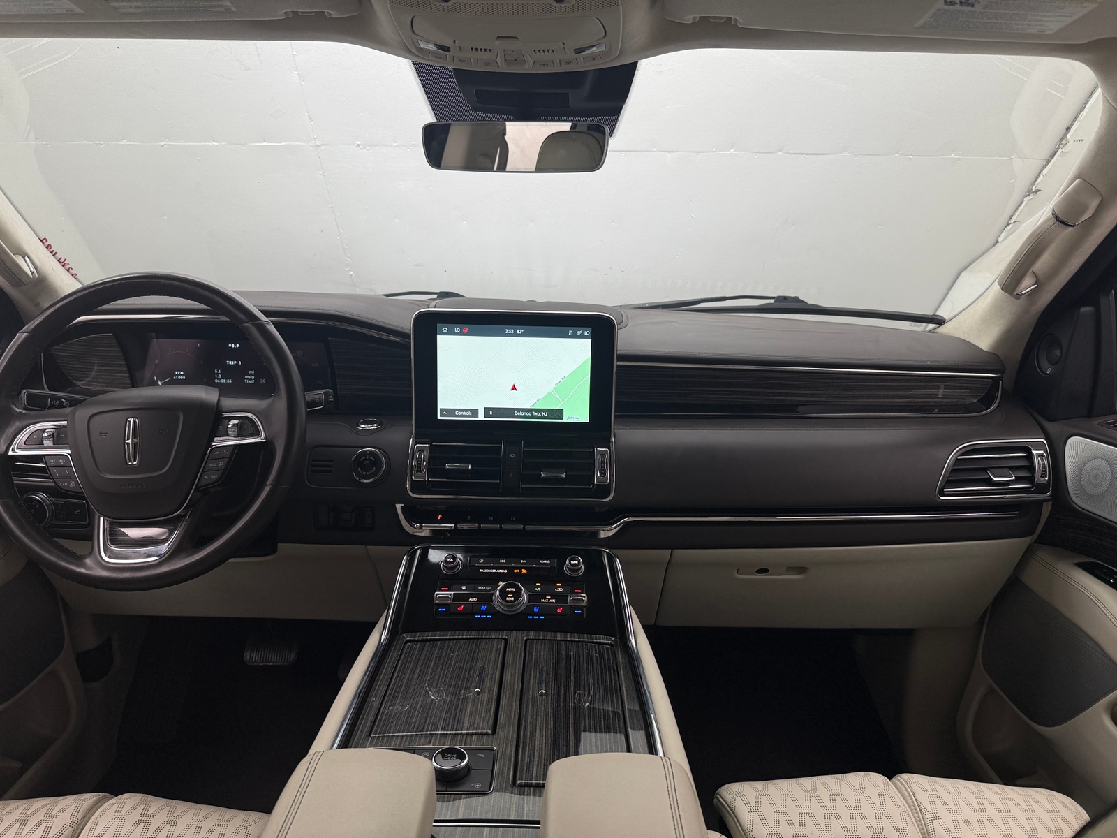 Thumbnail: 2021 Lincoln Navigator L - 2