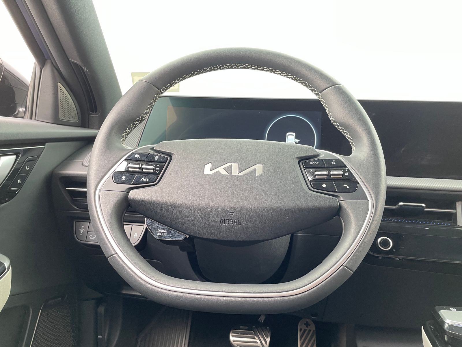 Thumbnail: 2024 Kia EV6 - 4