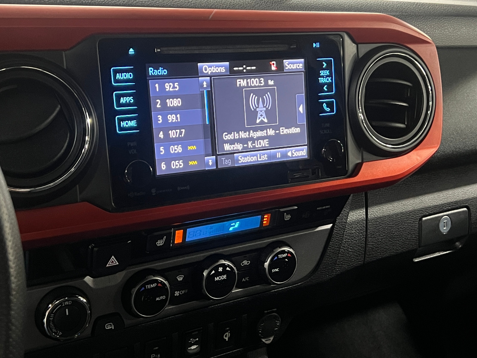 Thumbnail: 2018 Toyota Tacoma - 4