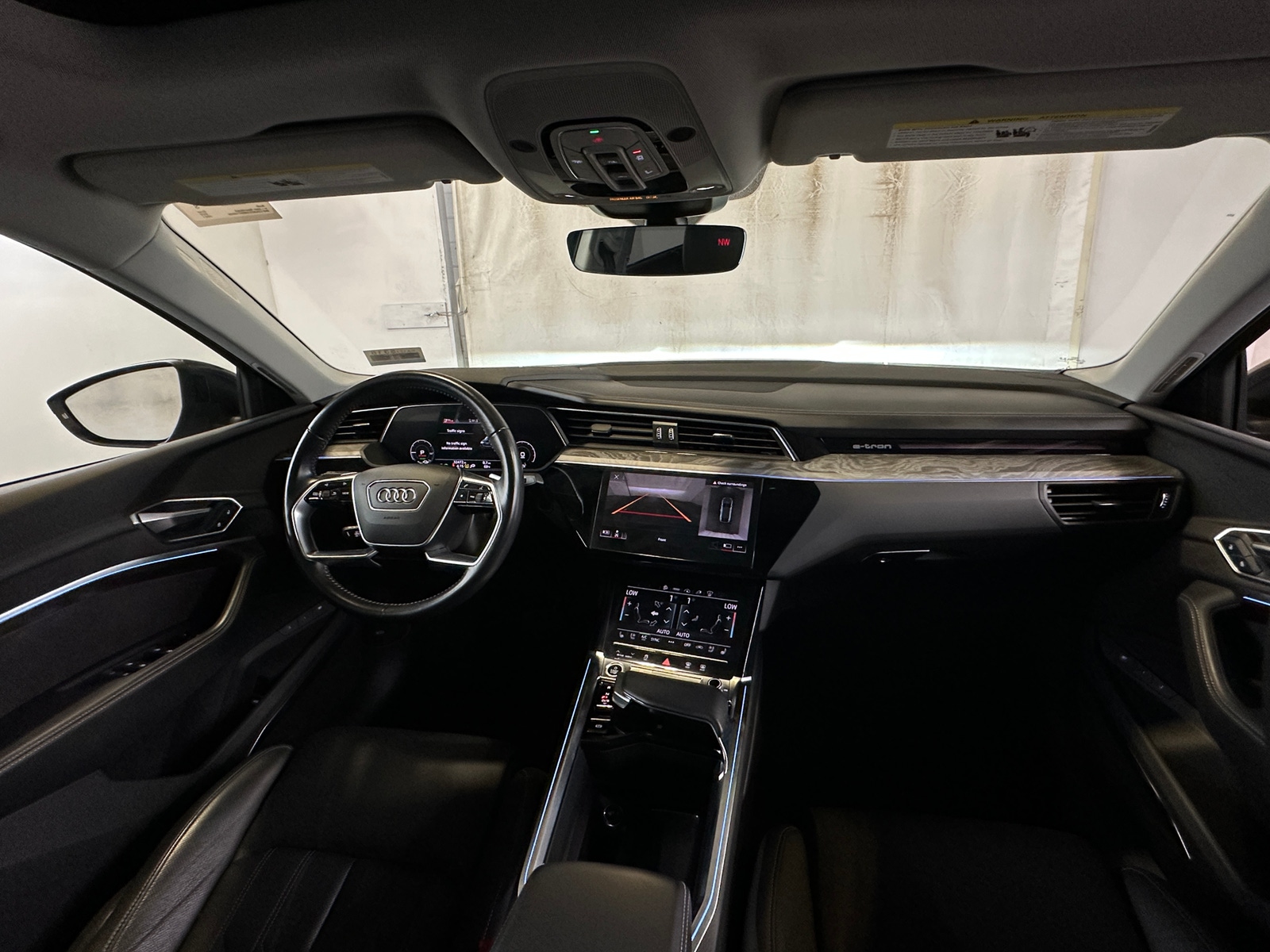 Thumbnail: 2021 Audi e-tron S - 2