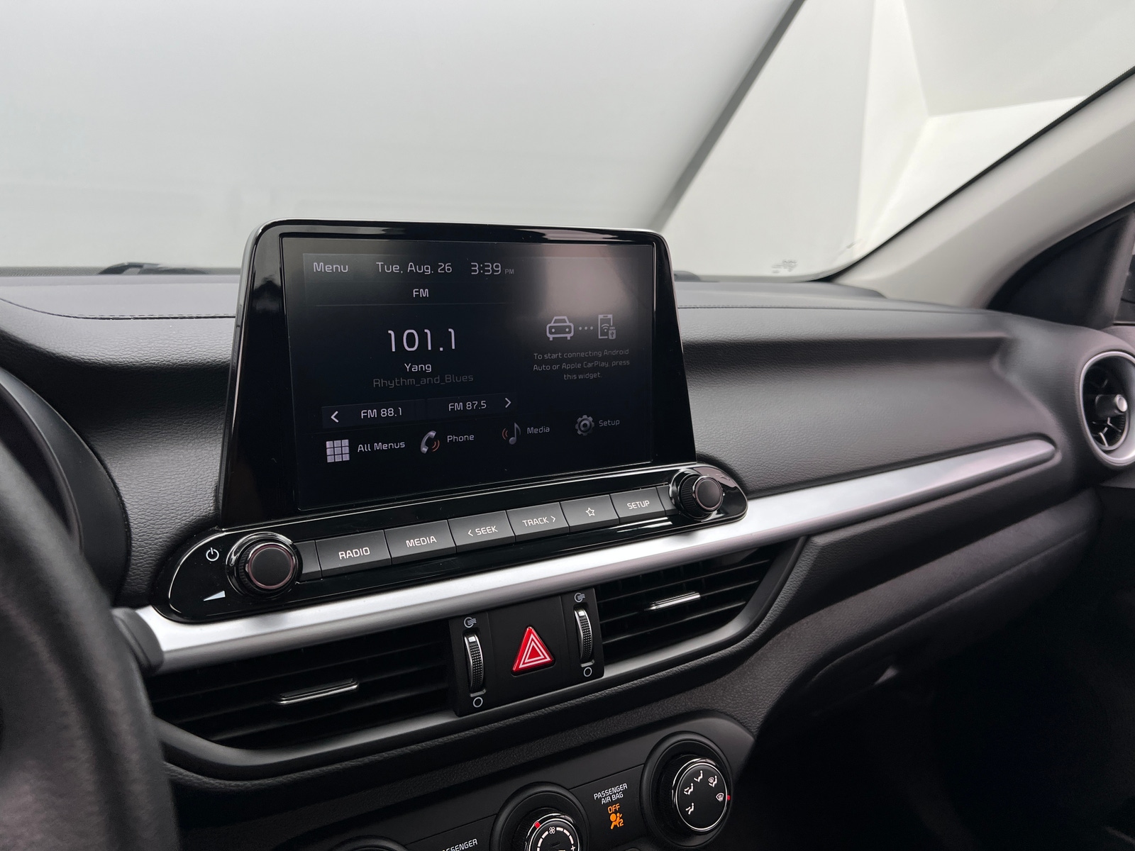 Thumbnail: 2024 Kia Forte - 4