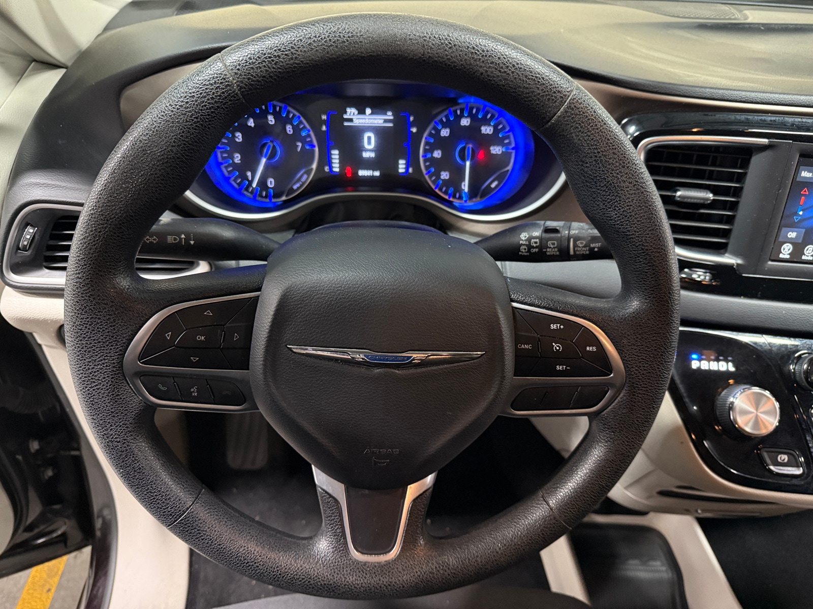 Thumbnail: 2019 Chrysler Pacifica - 5