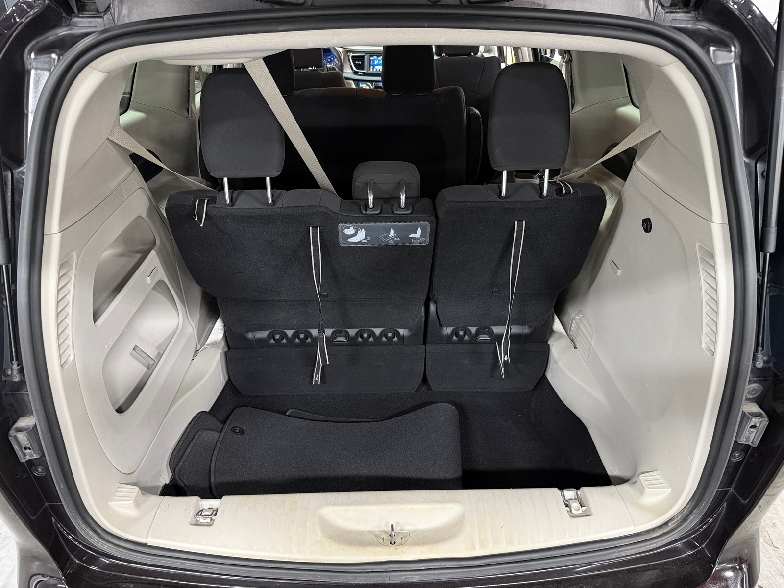 Thumbnail: 2019 Chrysler Pacifica - 7