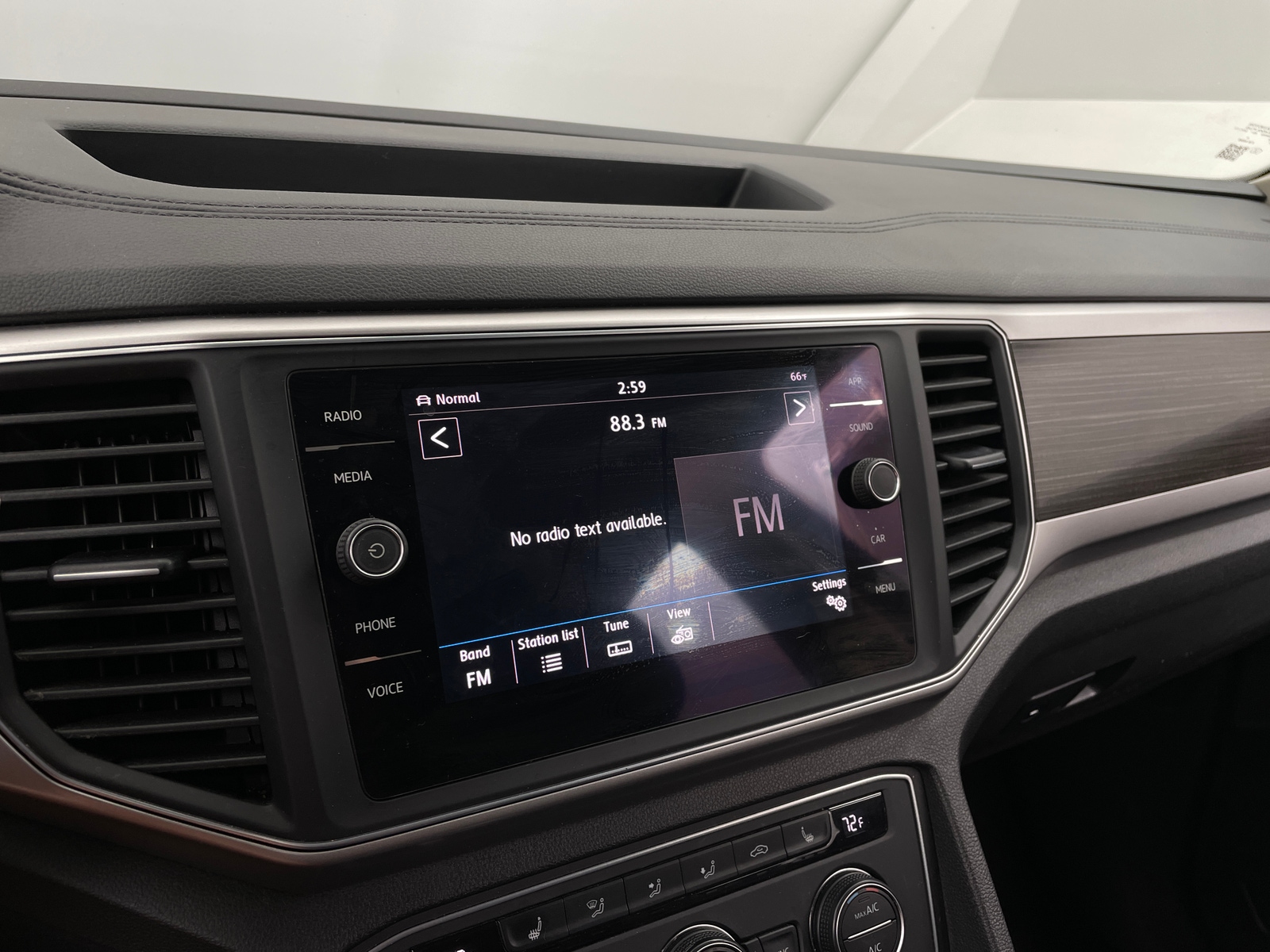 Thumbnail: 2018 Volkswagen Atlas - 3