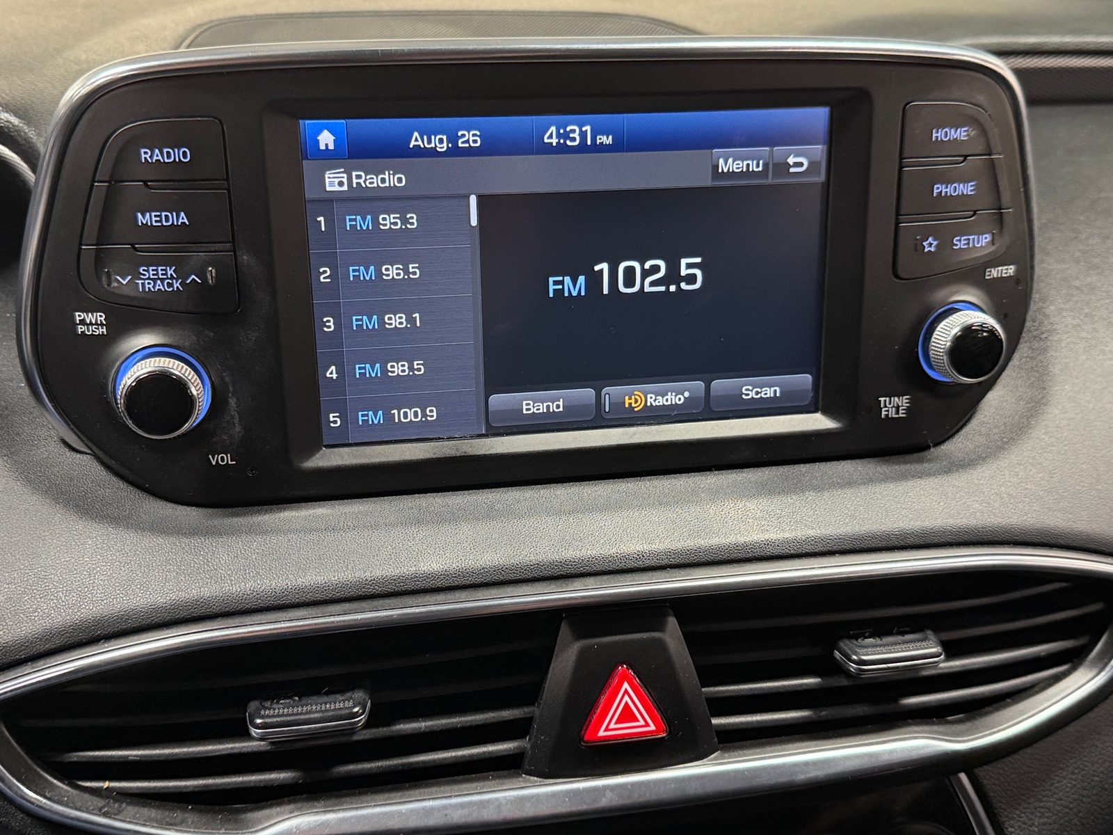 Thumbnail: 2019 Hyundai Santa Fe - 4