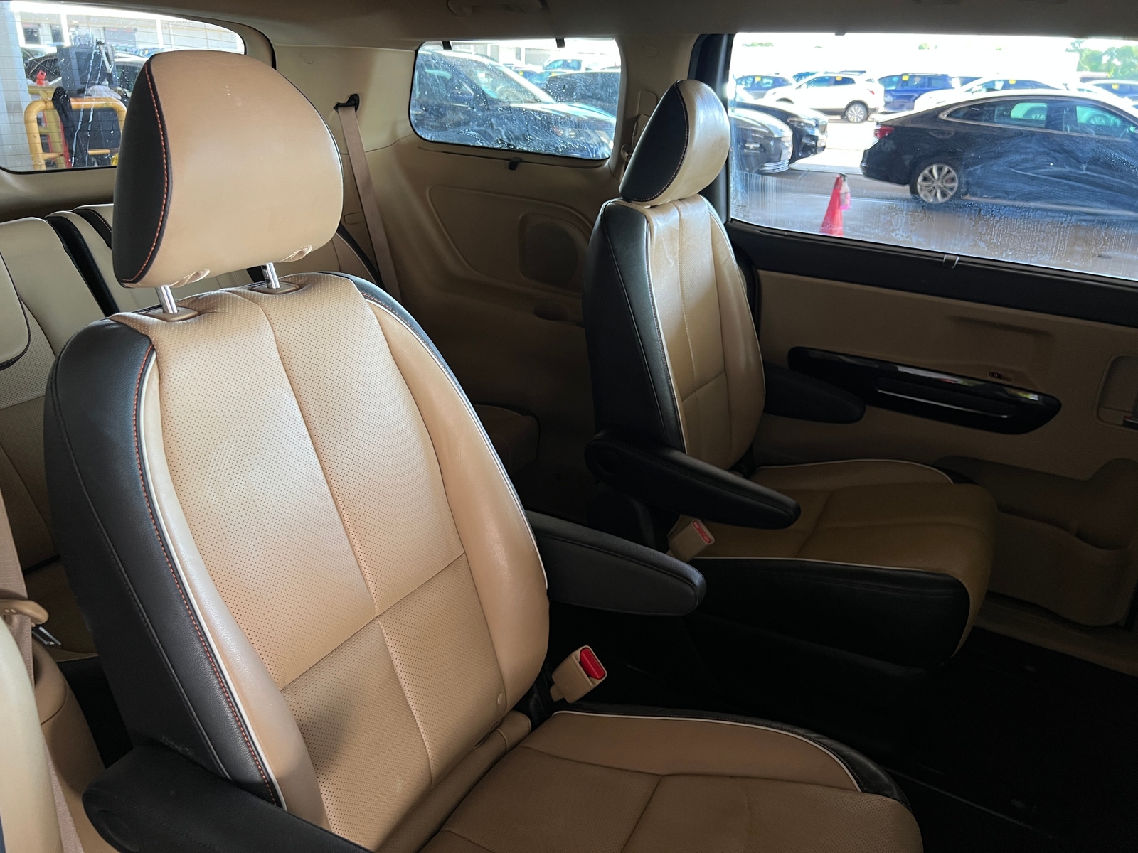 Thumbnail: 2017 Kia Sedona - 6