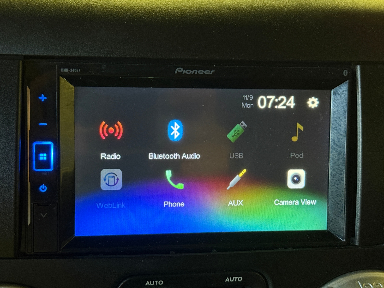 Thumbnail: 2015 Jeep Wrangler - 3