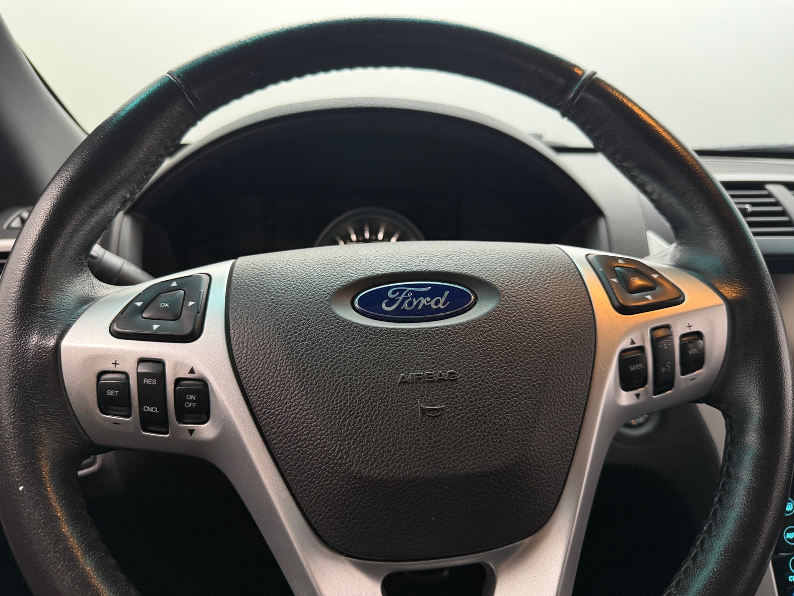 Thumbnail: 2015 Ford Explorer - 4