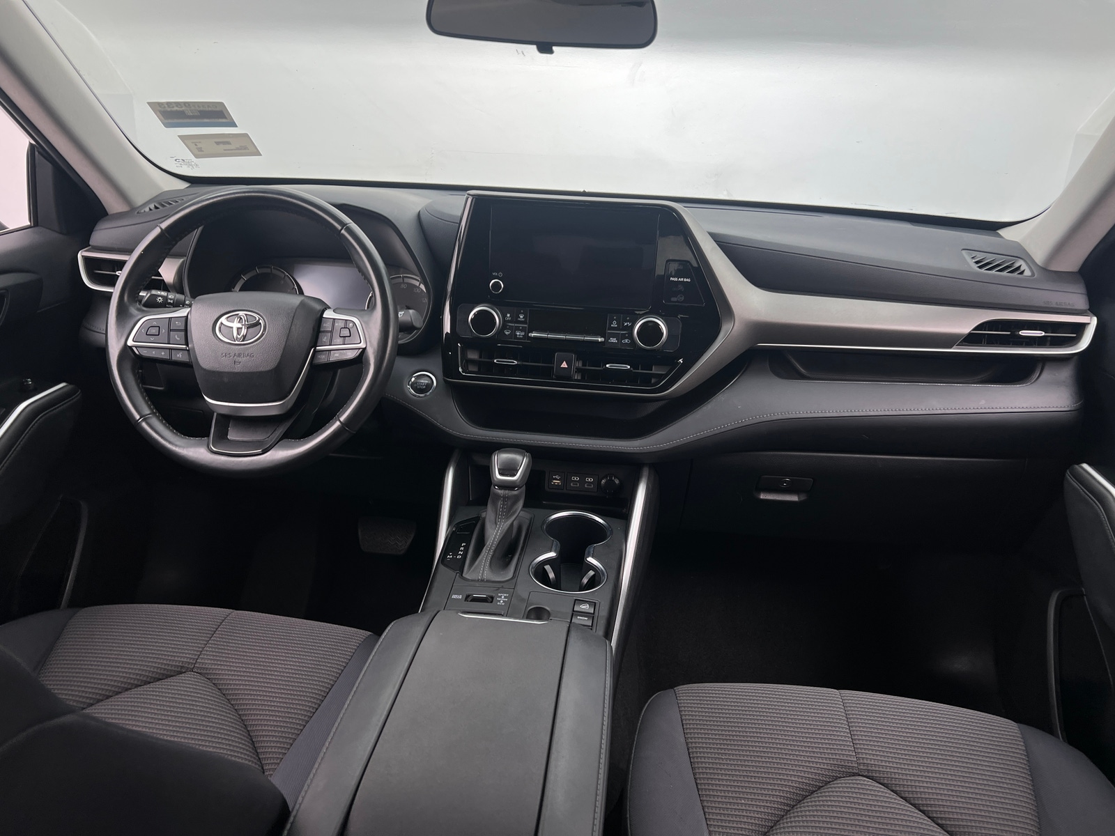 Thumbnail: 2023 Toyota Highlander - 3