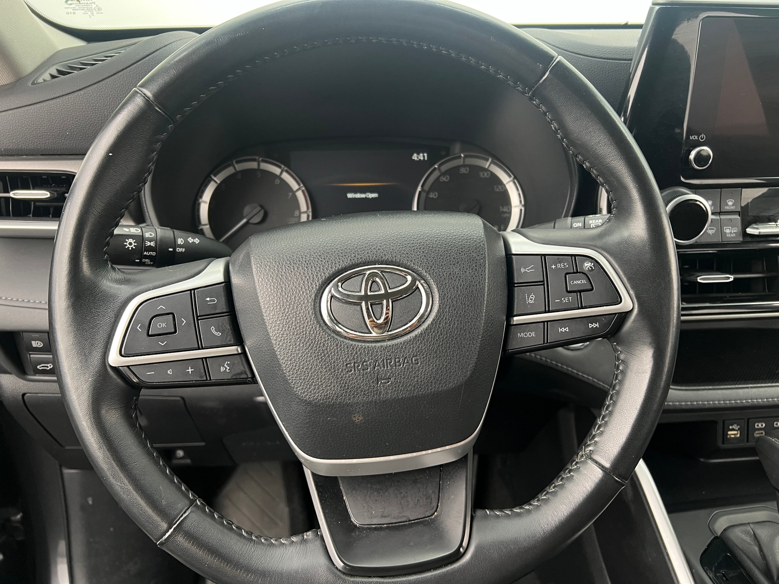 Thumbnail: 2023 Toyota Highlander - 5