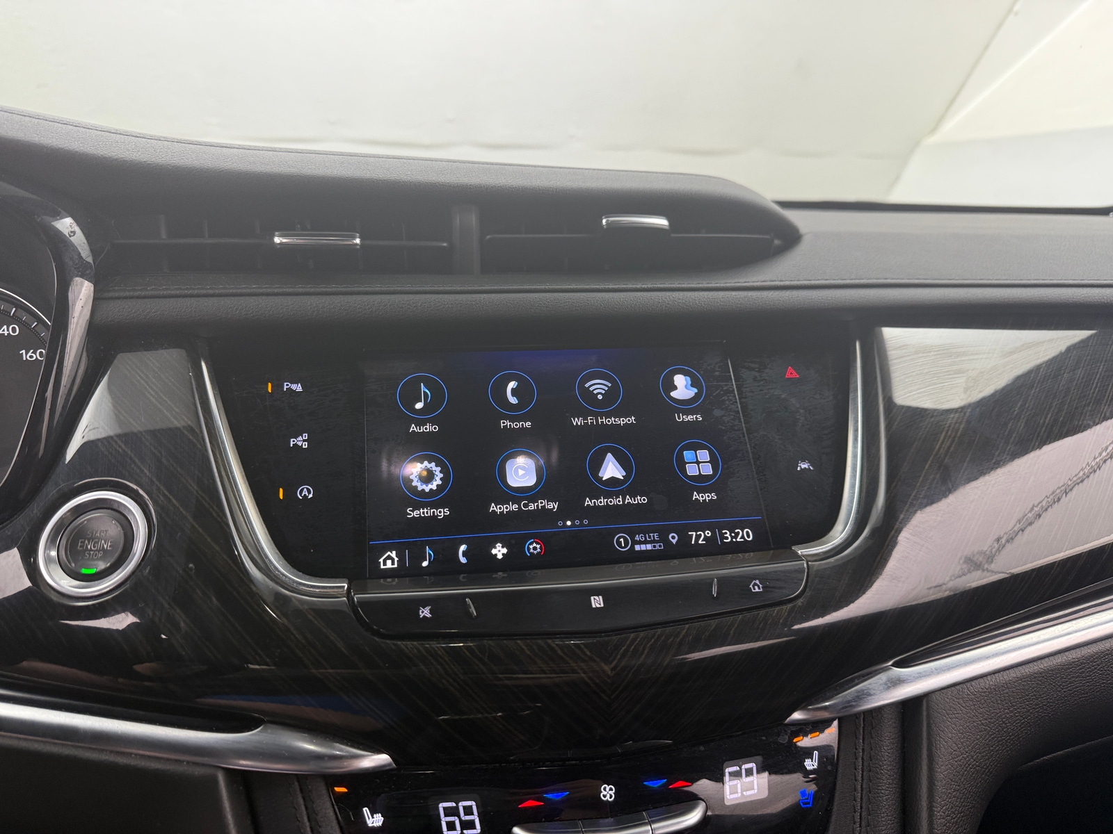 Thumbnail: 2021 Cadillac XT6 - 3