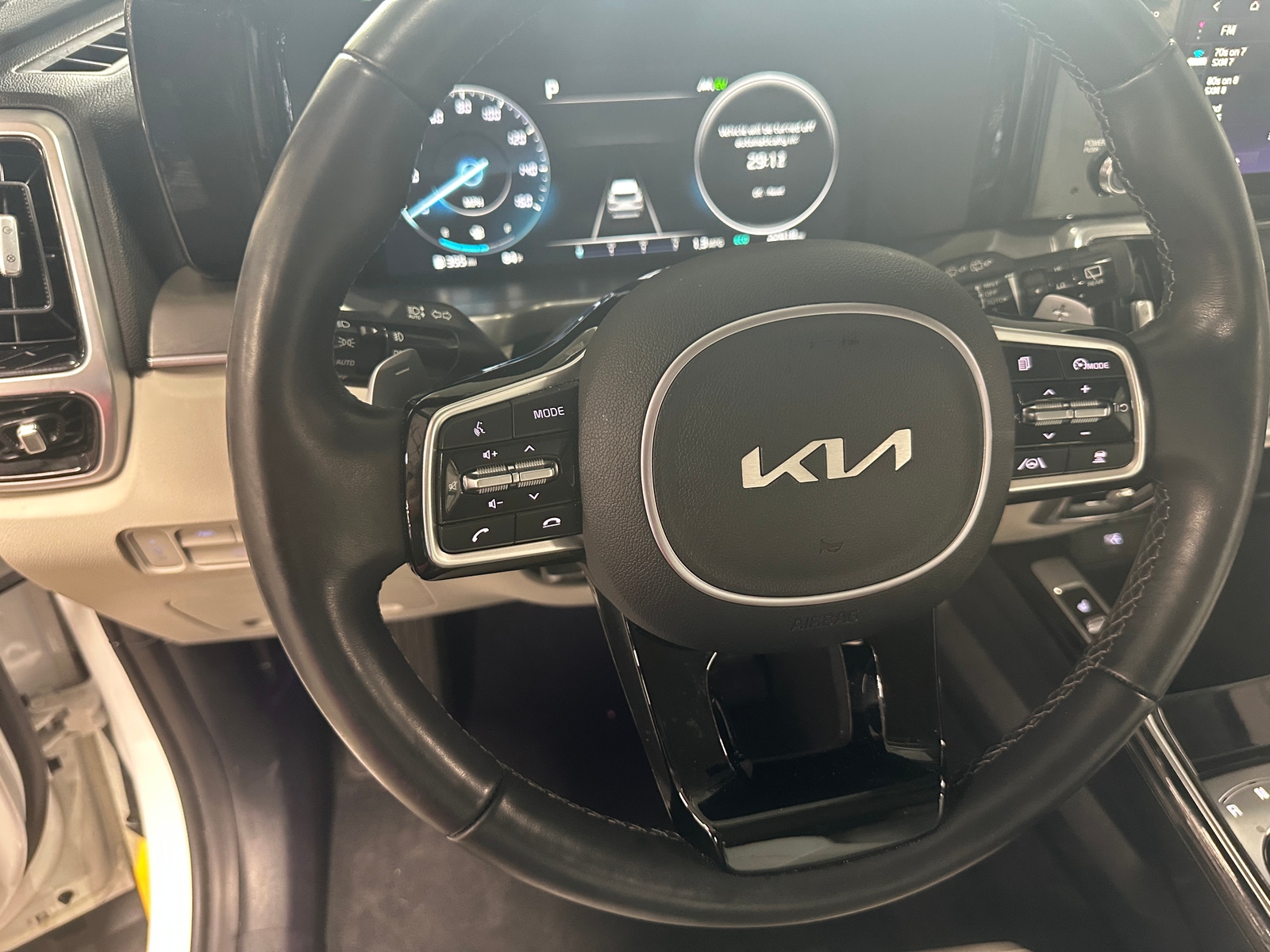 Thumbnail: 2023 Kia Sorento - 4