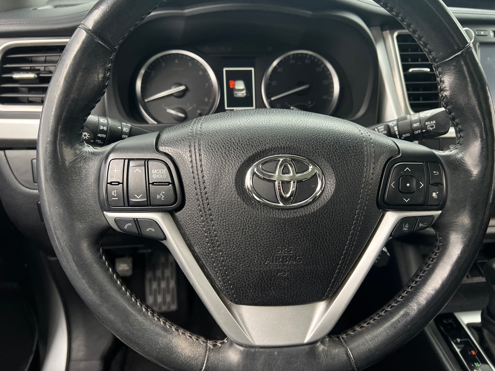 Thumbnail: 2017 Toyota Highlander - 4